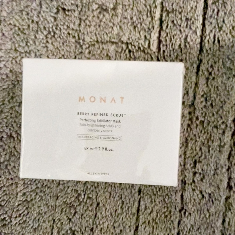 MONAT BERRY REFINED SCRUB